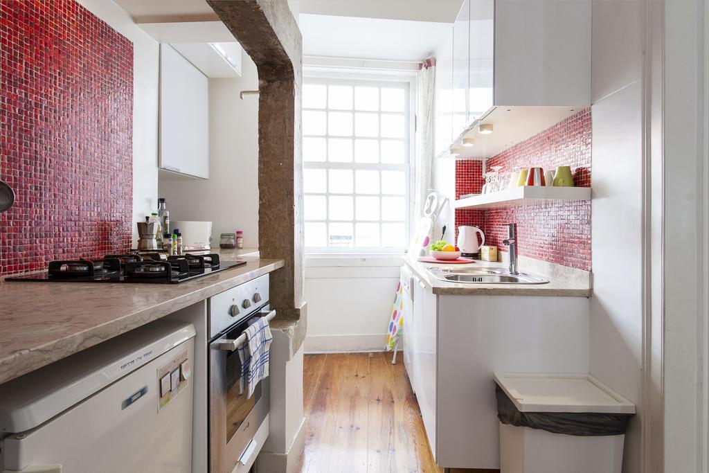 Joivy Classic 3br With Workspace In Chiado, 2mins From Baixa-chiado Subway * Lisboa