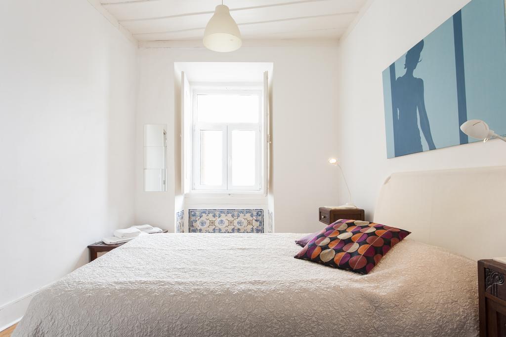 Joivy Classic 3br With Workspace In Chiado, 2mins From Baixa-chiado Subway