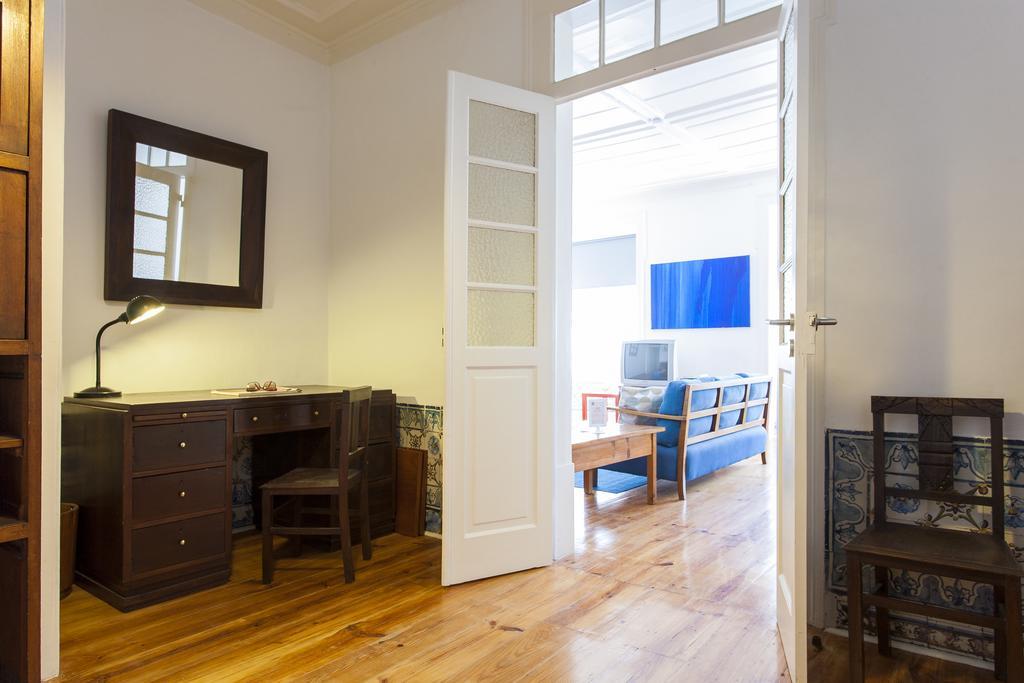 Apartamento Joivy Classic 3br With Workspace In Chiado, 2mins From Baixa-chiado Subway Lisboa