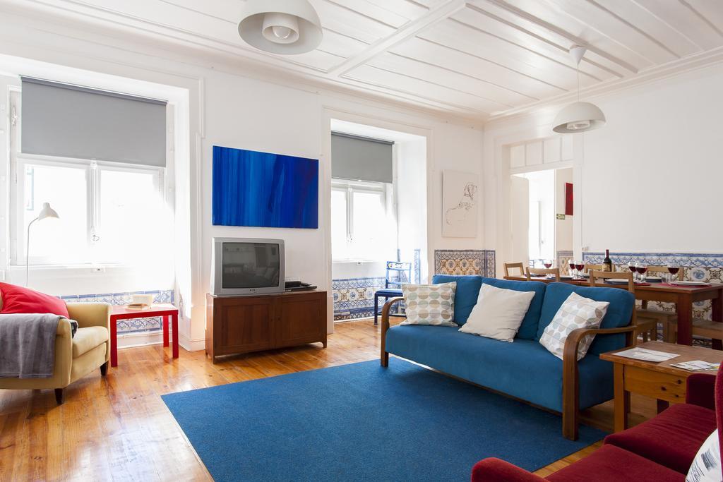 Joivy Classic 3br With Workspace In Chiado, 2mins From Baixa-chiado Subway