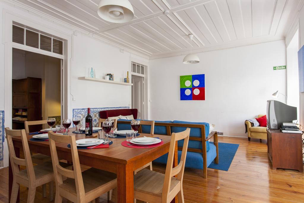 Joivy Classic 3br With Workspace In Chiado, 2mins From Baixa-chiado Subway